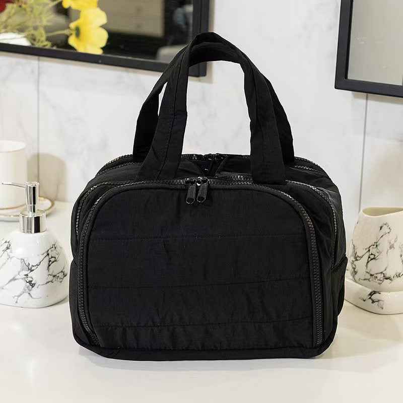 Lightweight And Large Capacity Partition Storage Travel Bag