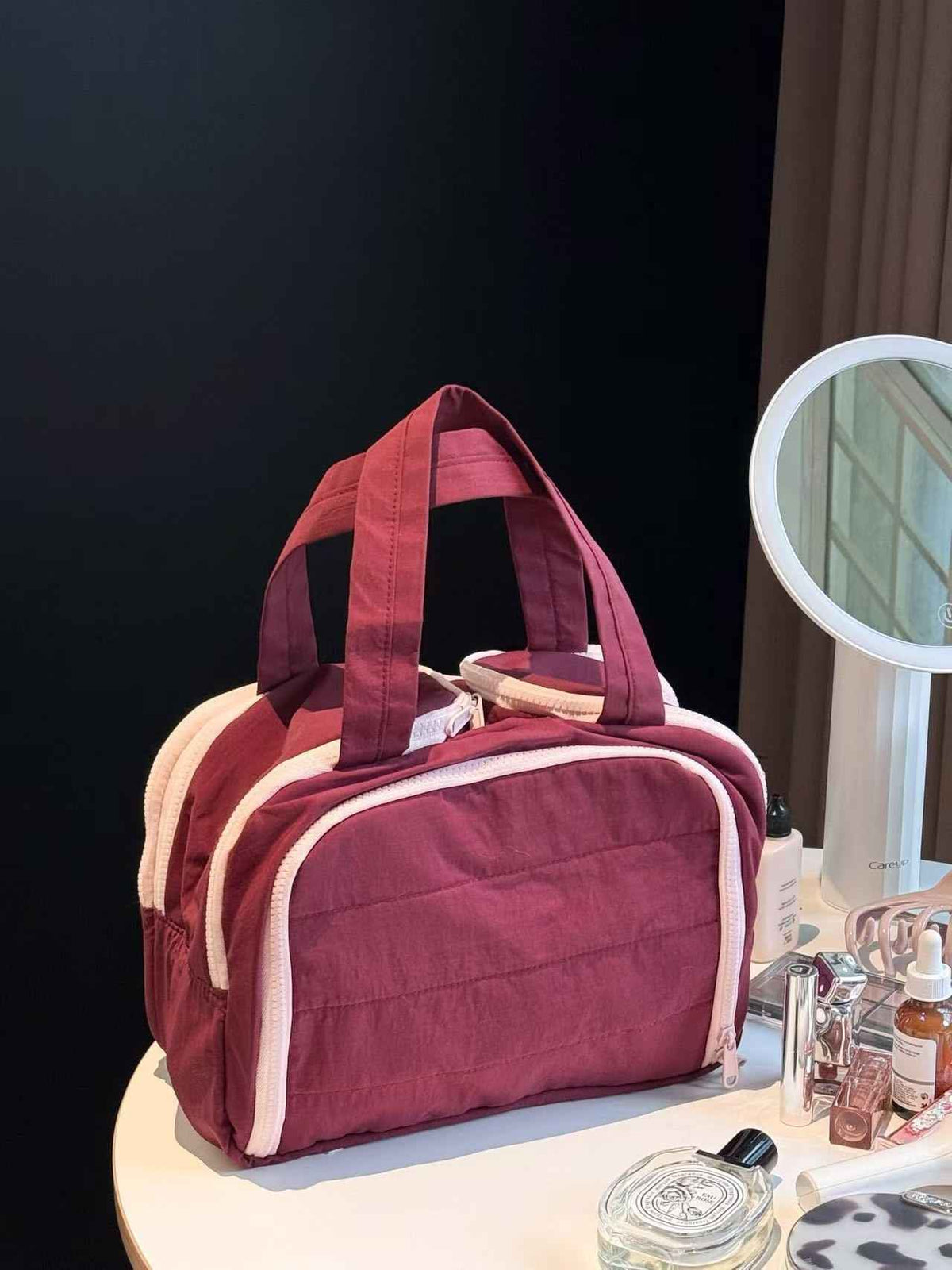 Lightweight And Large Capacity Partition Storage Travel Bag
