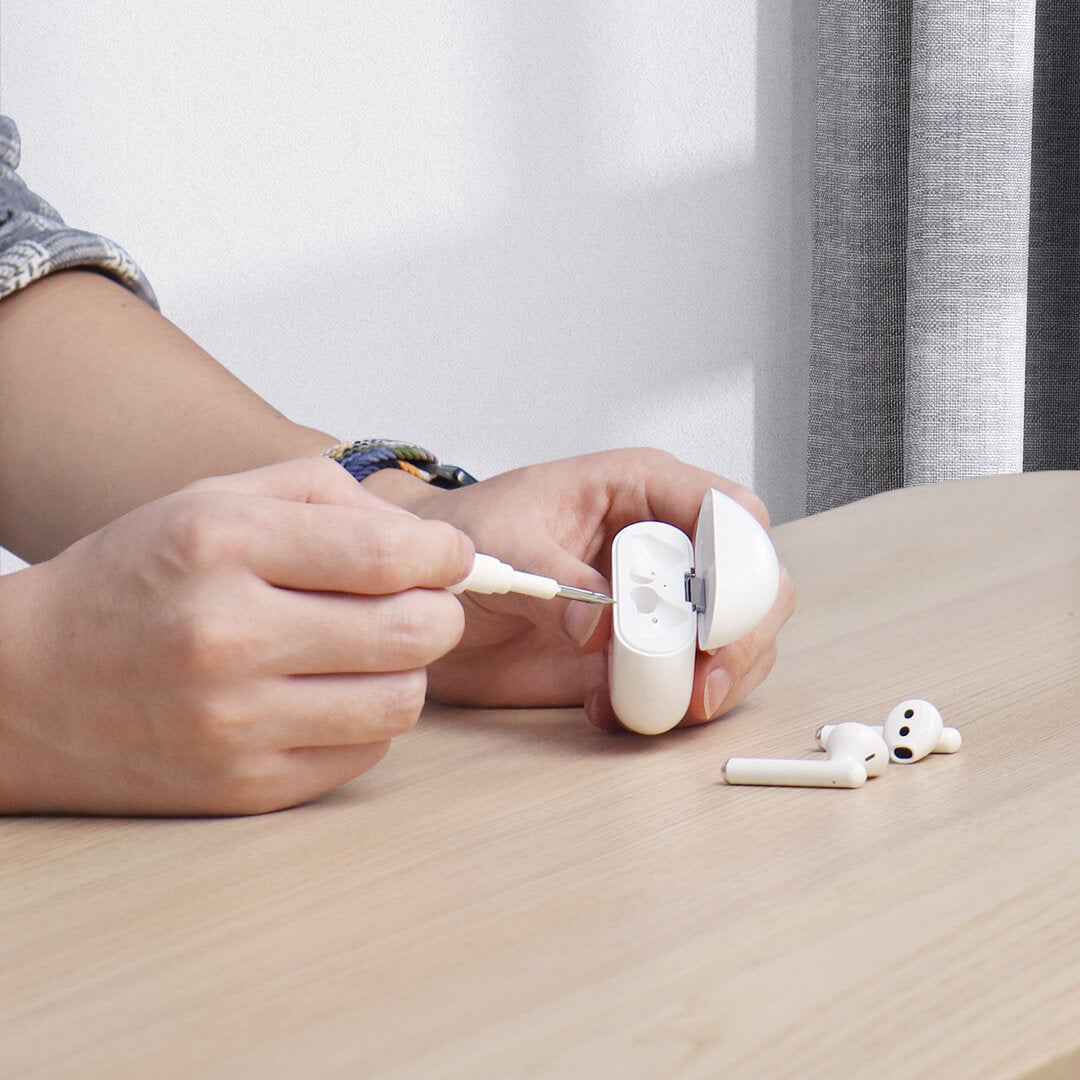 Earphone Cleaning Solution - Maintain Your Devices with Ease and Precision