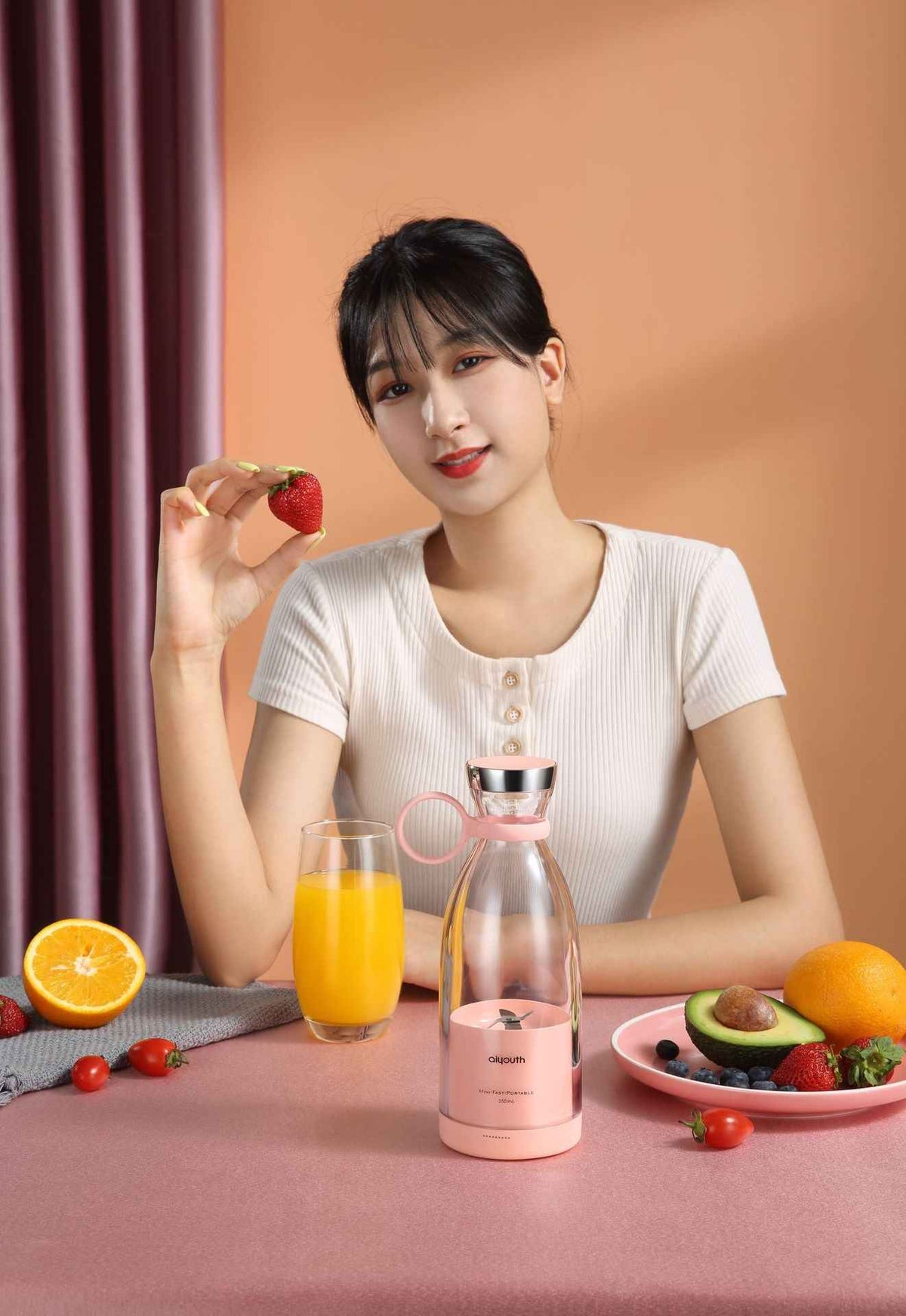 Discover the Freedom of Fresh Juice with Our Portable Electric Mini Juicer